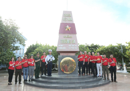 TẢN MẠN TRƯỜNG SA
