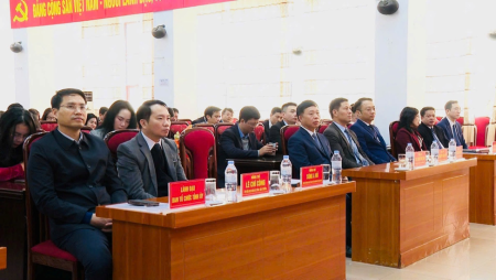 BẾ GIẢNG VÀ TRAO BẰNG TỐT NGHIỆP LỚP CAO CẤP LÝ LUẬN CHÍNH TRỊ HỆ KHÔNG TẬP TRUNG K71.B05 TỈNH ỦY LAI CHÂU, KHÓA HỌC 2024-2026