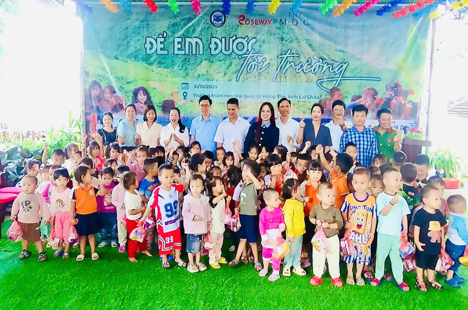 Lan tỏa yêu thương, vun đắp tri thức qua chương trình “Để em được tới trường” tại xã Hồng Thu