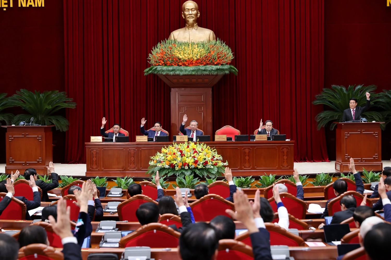 Công tác nhân sự của Đảng vẫn luôn được tiến hành một cách bài bản, chặt chẽ, dân chủ, khách quan và minh bạch, đặt lợi ích quốc gia, dân tộc lên hàng đầu