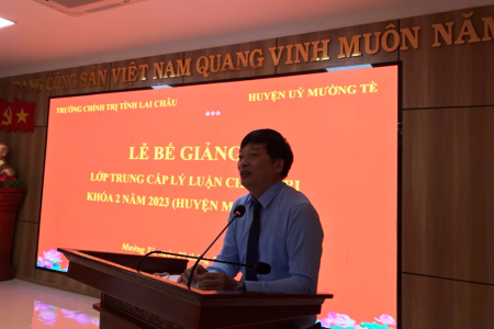 BẾ GIẢNG LỚP TRUNG CẤP LÝ LUẬN CHÍNH TRỊ  KHOÁ 2 NĂM 2023