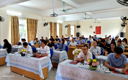 BẾ GIẢNG LỚP BỒI DƯỠNG NGẠCH CHUYÊN VIÊN  VÀ TƯƠNG ĐƯƠNG KHÓA 82 NĂM 2025