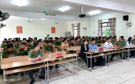 KHAI GIẢNG LỚP BỒI DƯỠNG KIẾN THỨC DÂN TỘC  ĐỐI VỚI CÁN BỘ, CHIẾN SĨ THUỘC CÔNG AN TỈNH NĂM 2025