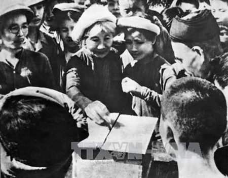 Cách đây tròn 80 năm, ngày 06/01/1946, nhân dân ta dưới sự lãnh đạo tài tình, sáng tạo của Đảng và Chủ tịch Hồ Chí Minh đã tiến hành cuộc Tổng tuyển cử đầu tiên bầu ra Quốc hội nước Việt Nam Dân chủ Cộng hòa.